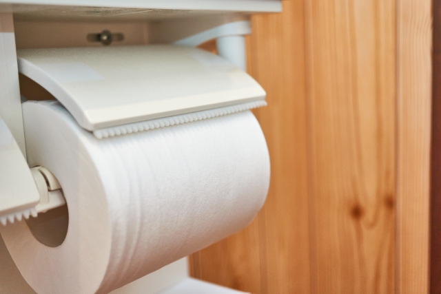 トイレットペーパーがキレイに流れない｜水に紙が浮くのは詰まりが原因？