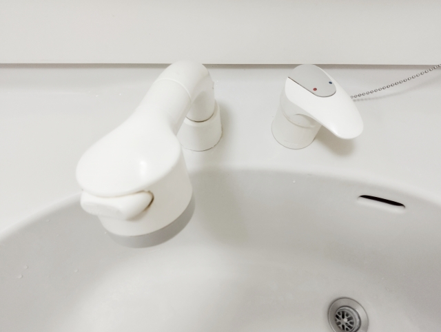「洗面所の蛇口から水漏れが！」水漏れ箇所と対処法を解説まとめ