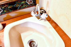 洗面台の排水栓の不具合を放置するリスク
