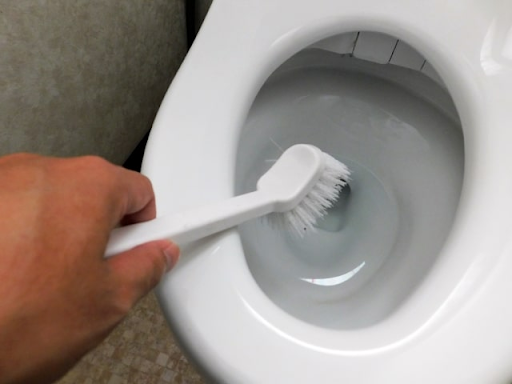 トイレの大掃除で役立つ便利なアイテムを紹介